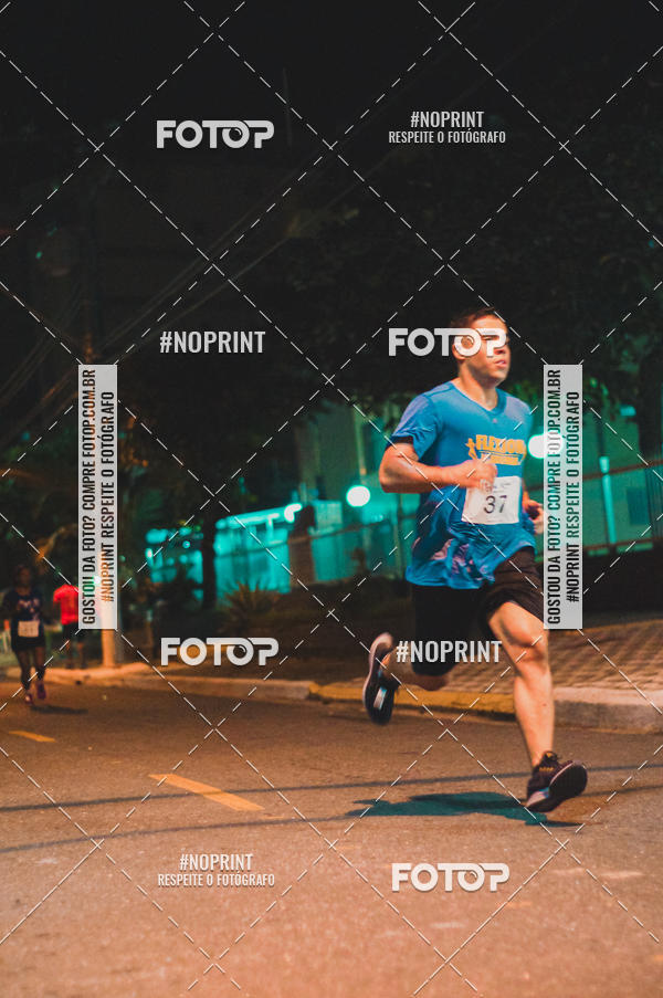 Buy your photos of the eventNight Run 5K 10K Praia Grande on Fotop