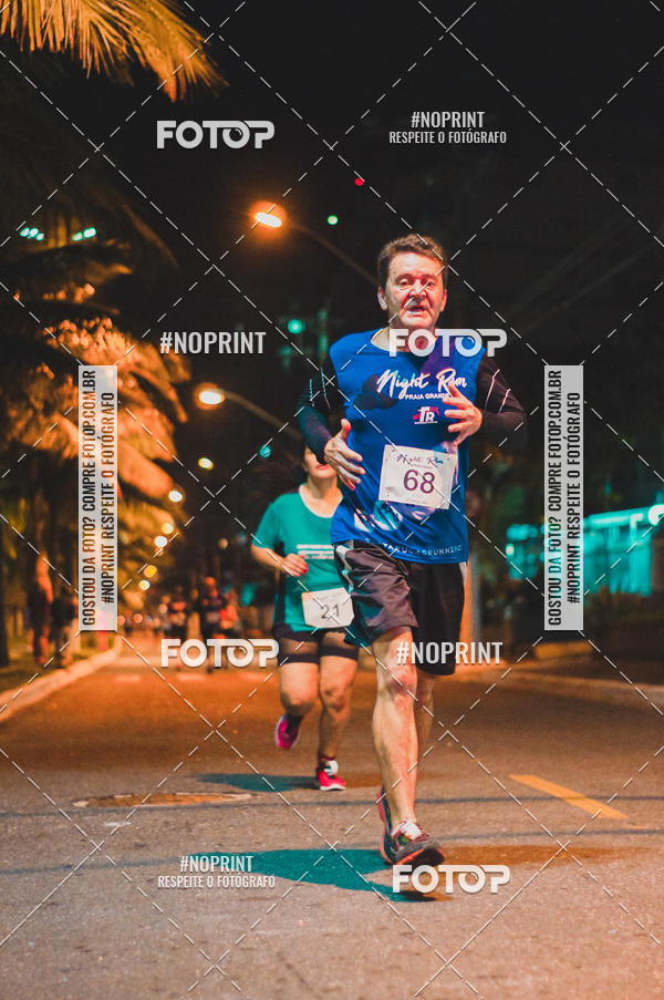 Buy your photos of the eventNight Run 5K 10K Praia Grande on Fotop
