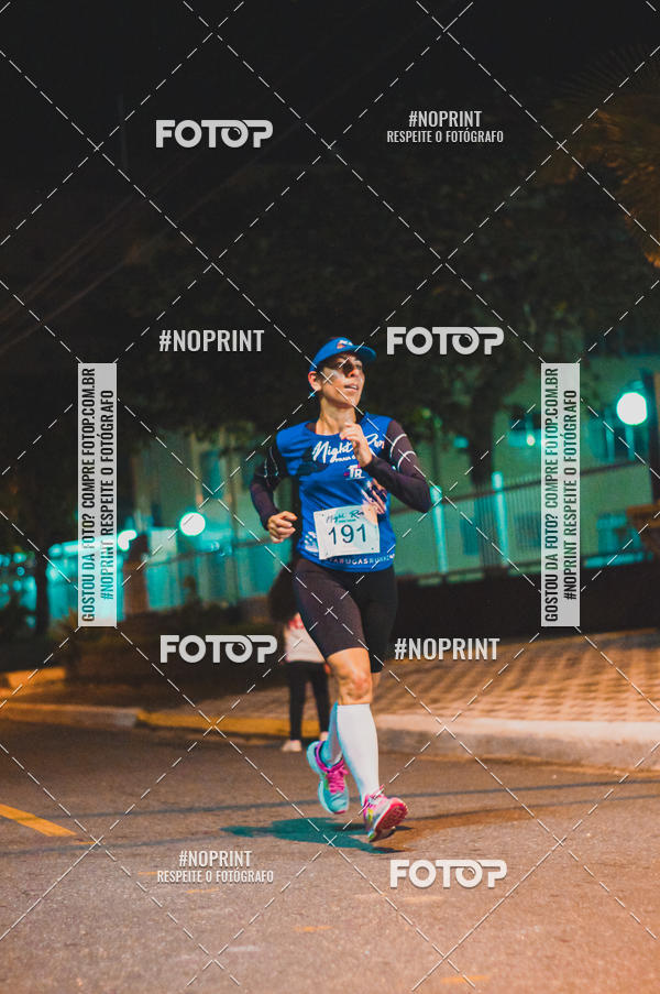Buy your photos of the eventNight Run 5K 10K Praia Grande on Fotop