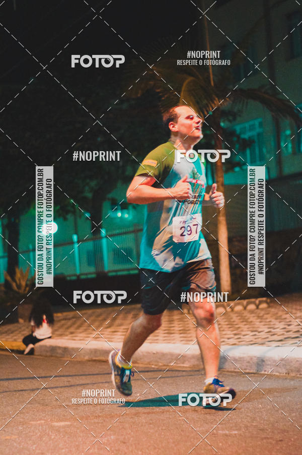 Buy your photos of the eventNight Run 5K 10K Praia Grande on Fotop