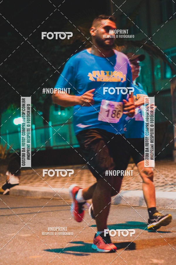 Buy your photos of the eventNight Run 5K 10K Praia Grande on Fotop