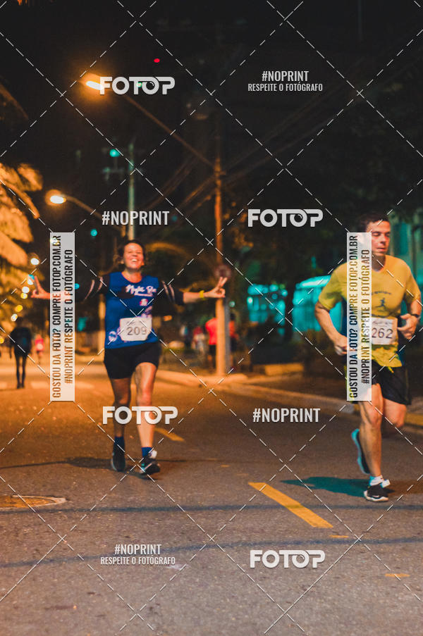 Buy your photos of the eventNight Run 5K 10K Praia Grande on Fotop