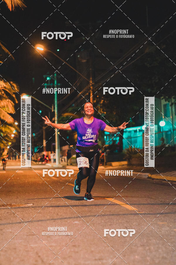 Buy your photos of the eventNight Run 5K 10K Praia Grande on Fotop