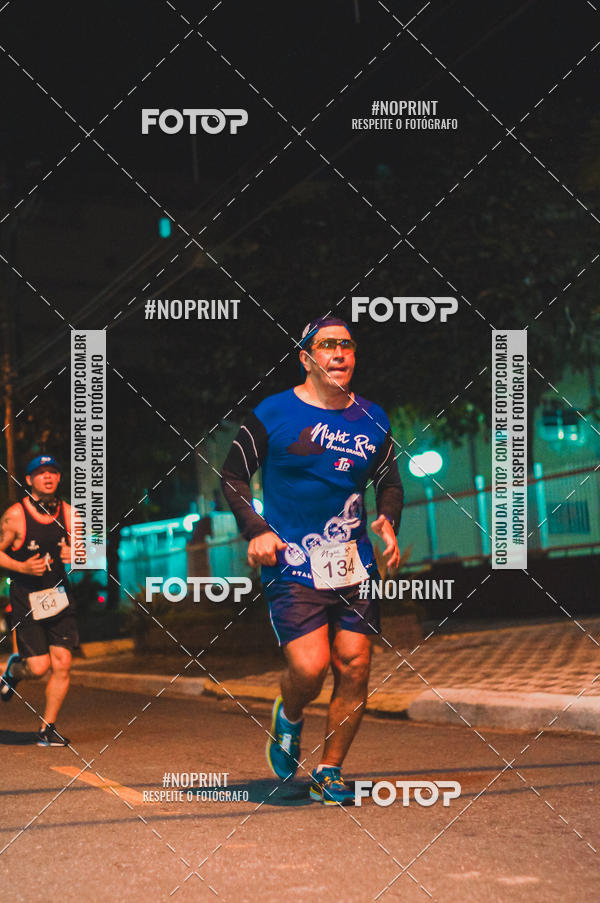 Buy your photos of the eventNight Run 5K 10K Praia Grande on Fotop