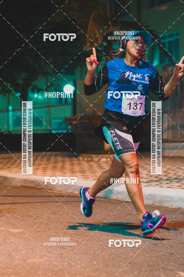 Buy your photos of the eventNight Run 5K 10K Praia Grande on Fotop