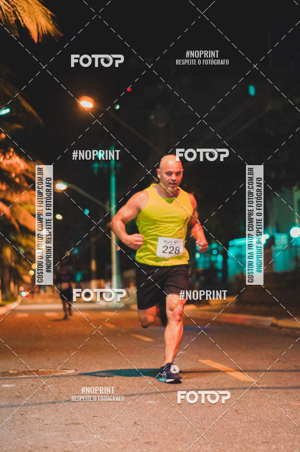 Buy your photos of the eventNight Run 5K 10K Praia Grande on Fotop