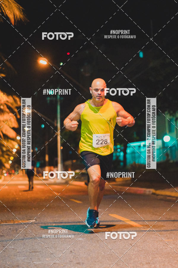 Buy your photos of the eventNight Run 5K 10K Praia Grande on Fotop