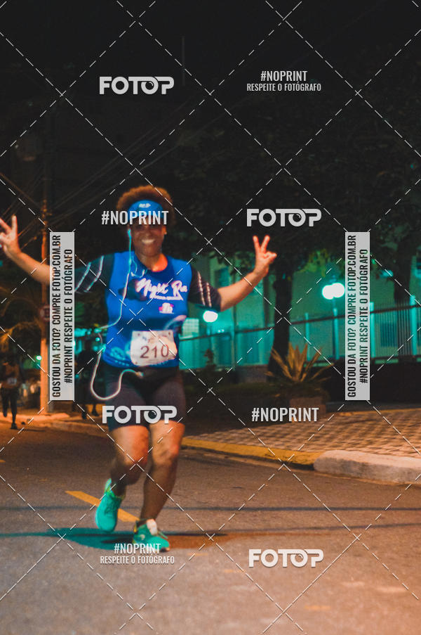 Buy your photos of the eventNight Run 5K 10K Praia Grande on Fotop