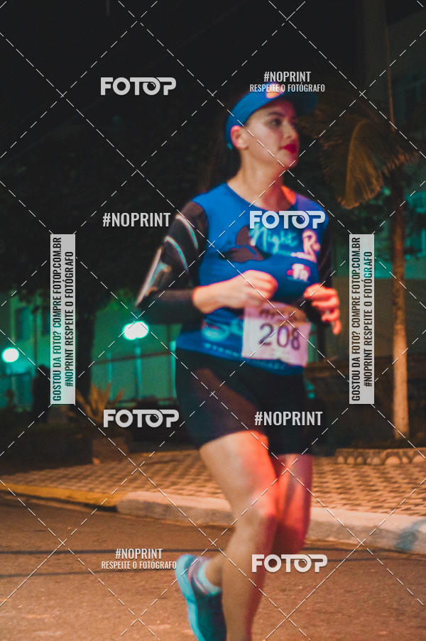 Buy your photos of the eventNight Run 5K 10K Praia Grande on Fotop