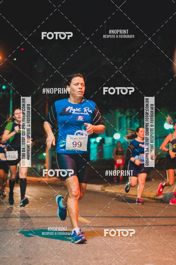 Buy your photos of the eventNight Run 5K 10K Praia Grande on Fotop