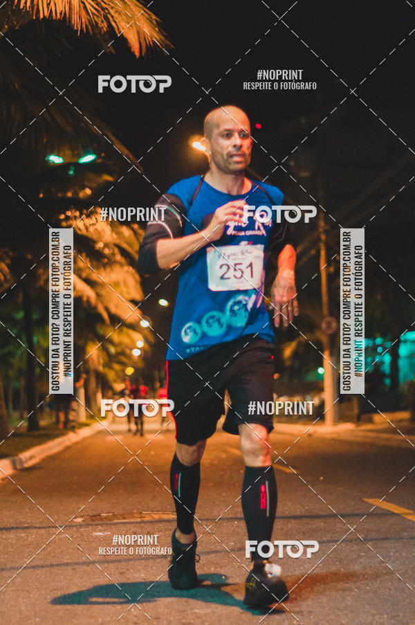Buy your photos of the eventNight Run 5K 10K Praia Grande on Fotop
