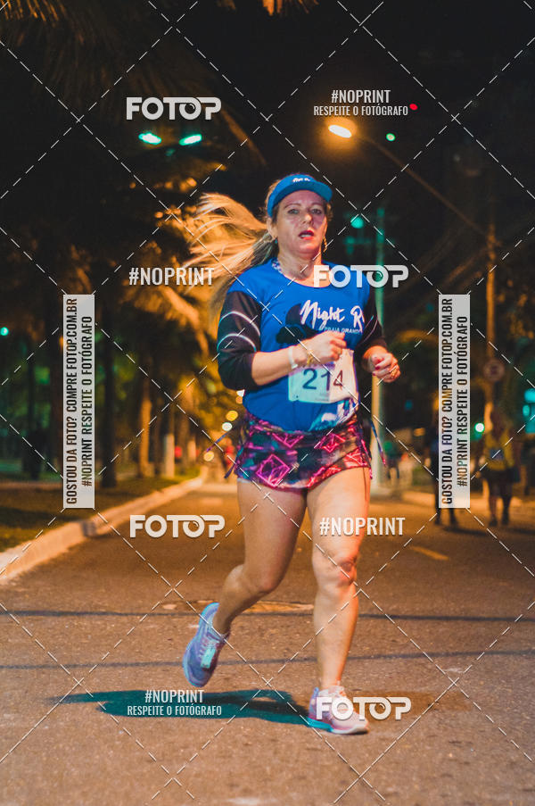 Compra tus fotos del eventoNight Run 5K 10K Praia Grande En Fotop