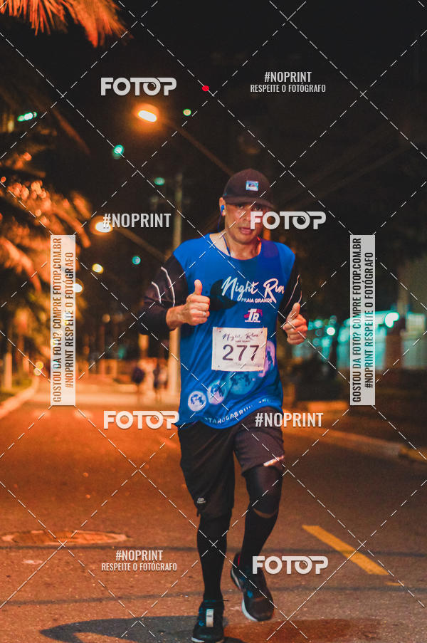 Buy your photos of the eventNight Run 5K 10K Praia Grande on Fotop