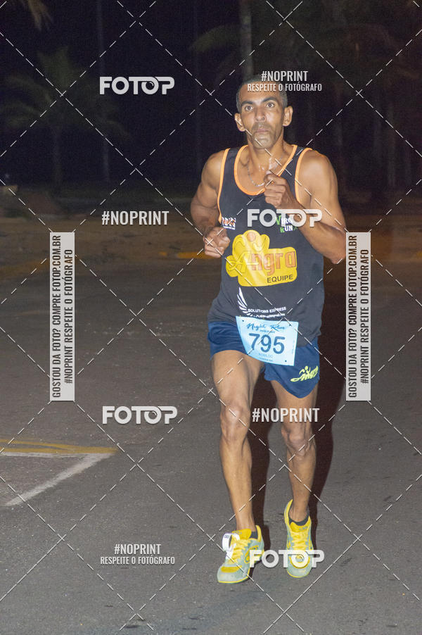 Buy your photos of the eventNight Run 5K 10K Praia Grande on Fotop