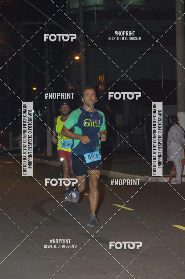 Buy your photos of the eventNight Run 5K 10K Praia Grande on Fotop
