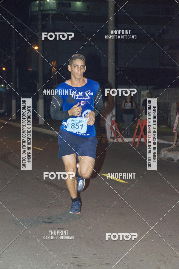 Buy your photos of the eventNight Run 5K 10K Praia Grande on Fotop