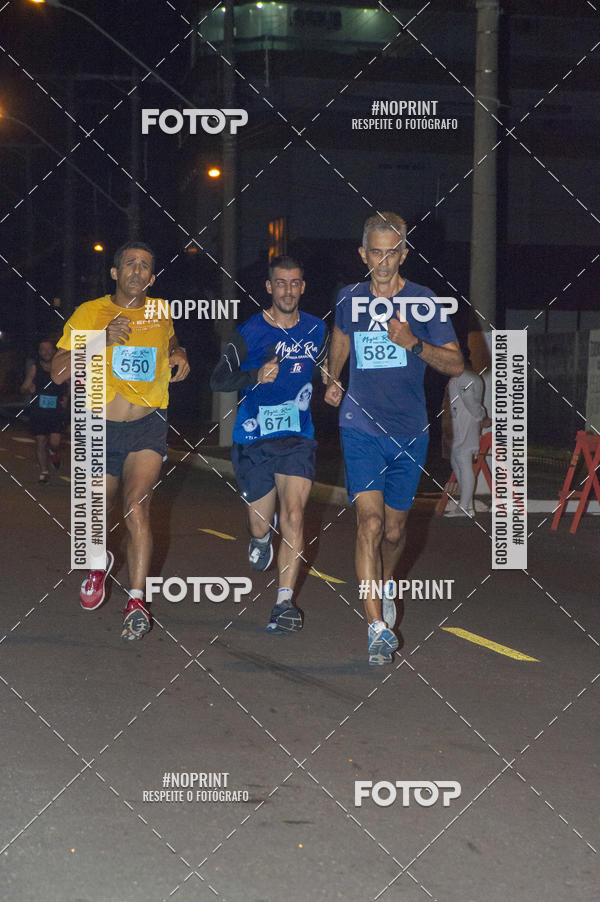 Buy your photos of the eventNight Run 5K 10K Praia Grande on Fotop