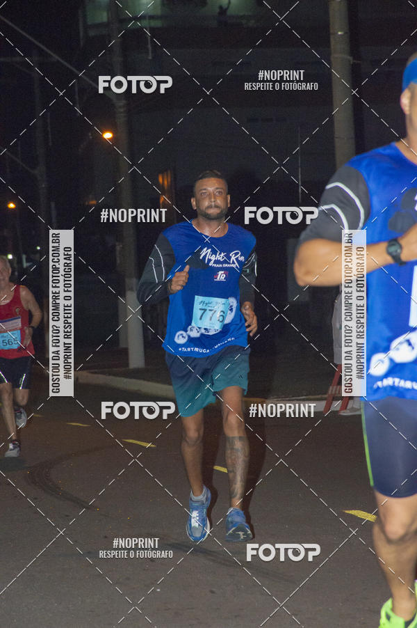 Buy your photos of the eventNight Run 5K 10K Praia Grande on Fotop