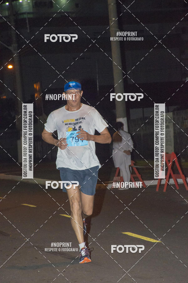 Buy your photos of the eventNight Run 5K 10K Praia Grande on Fotop