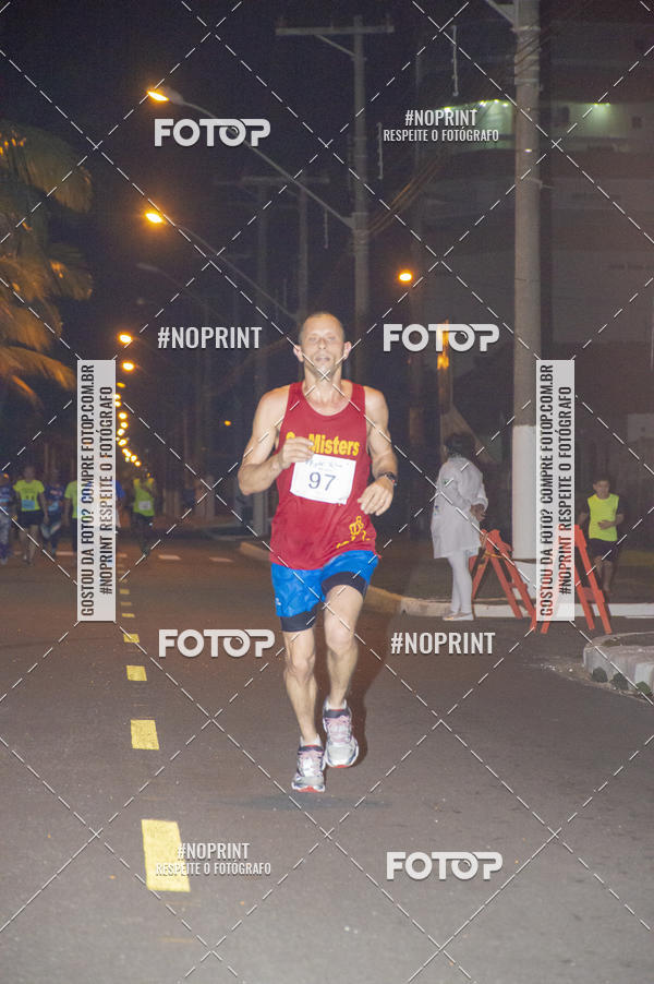 Buy your photos of the eventNight Run 5K 10K Praia Grande on Fotop