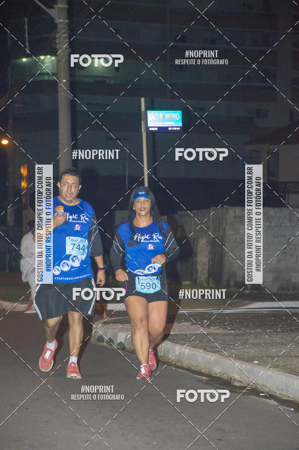 Buy your photos of the eventNight Run 5K 10K Praia Grande on Fotop