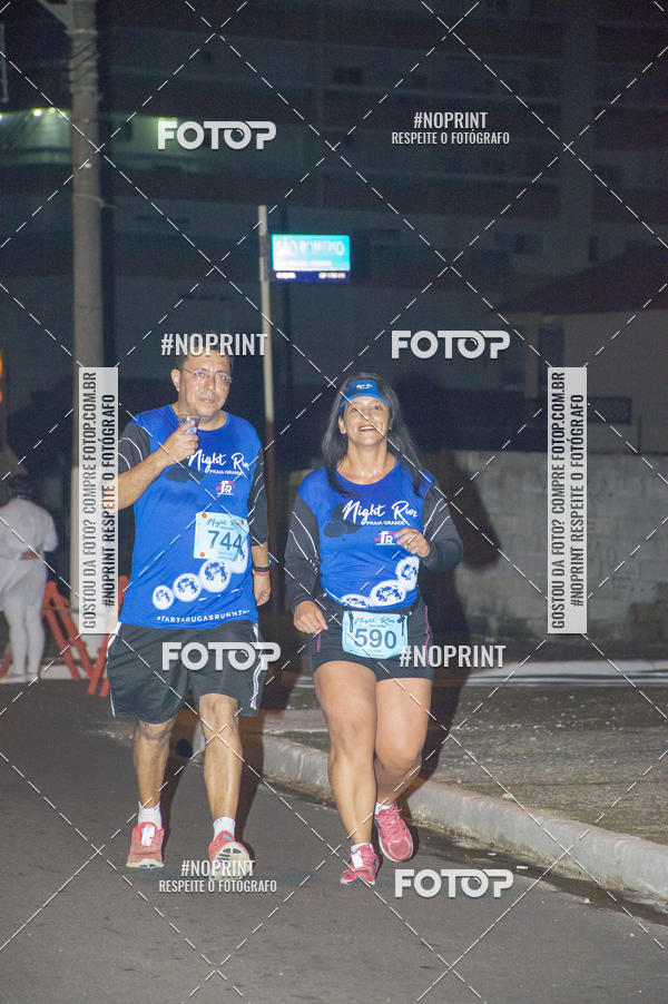 Buy your photos of the eventNight Run 5K 10K Praia Grande on Fotop