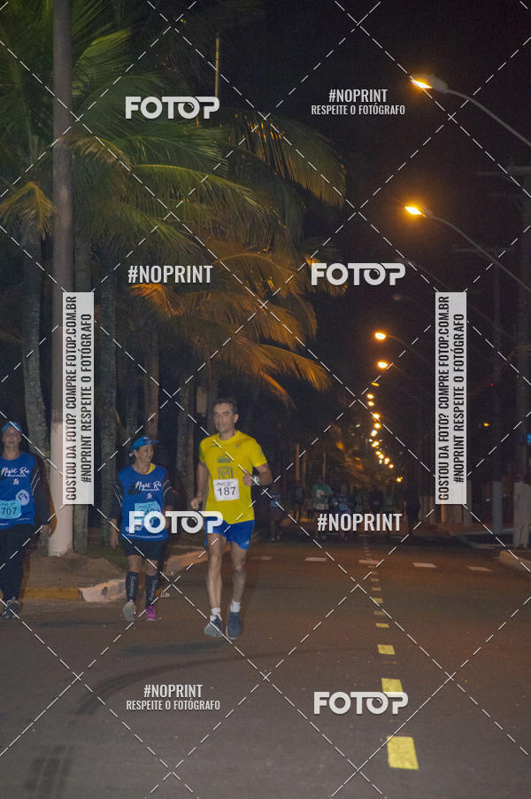 Buy your photos of the eventNight Run 5K 10K Praia Grande on Fotop