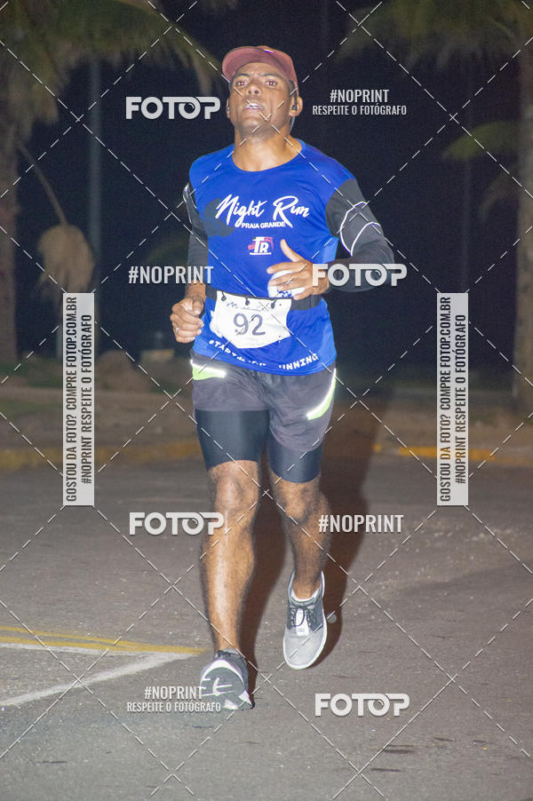 Buy your photos of the eventNight Run 5K 10K Praia Grande on Fotop