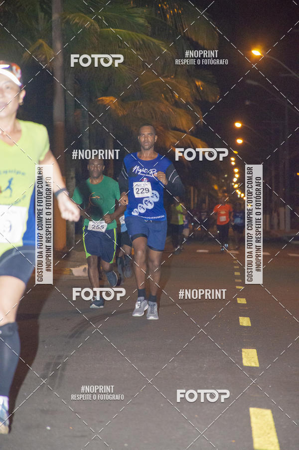 Buy your photos of the eventNight Run 5K 10K Praia Grande on Fotop