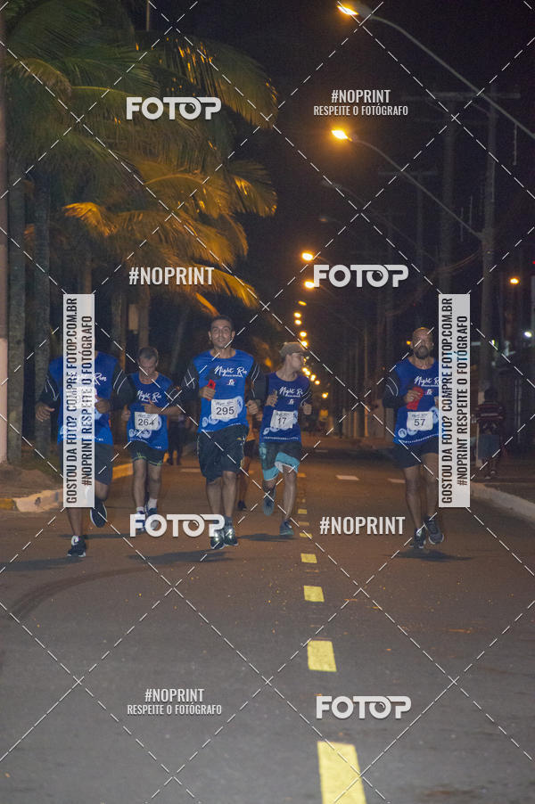 Buy your photos of the eventNight Run 5K 10K Praia Grande on Fotop