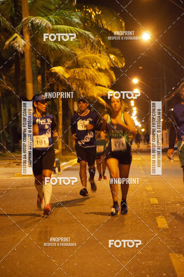 Buy your photos of the eventNight Run 5K 10K Praia Grande on Fotop