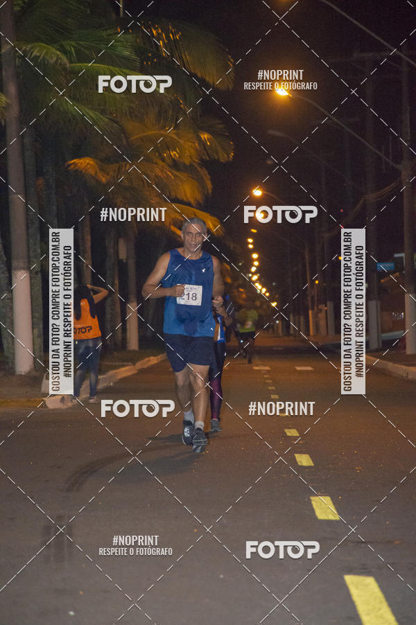 Buy your photos of the eventNight Run 5K 10K Praia Grande on Fotop