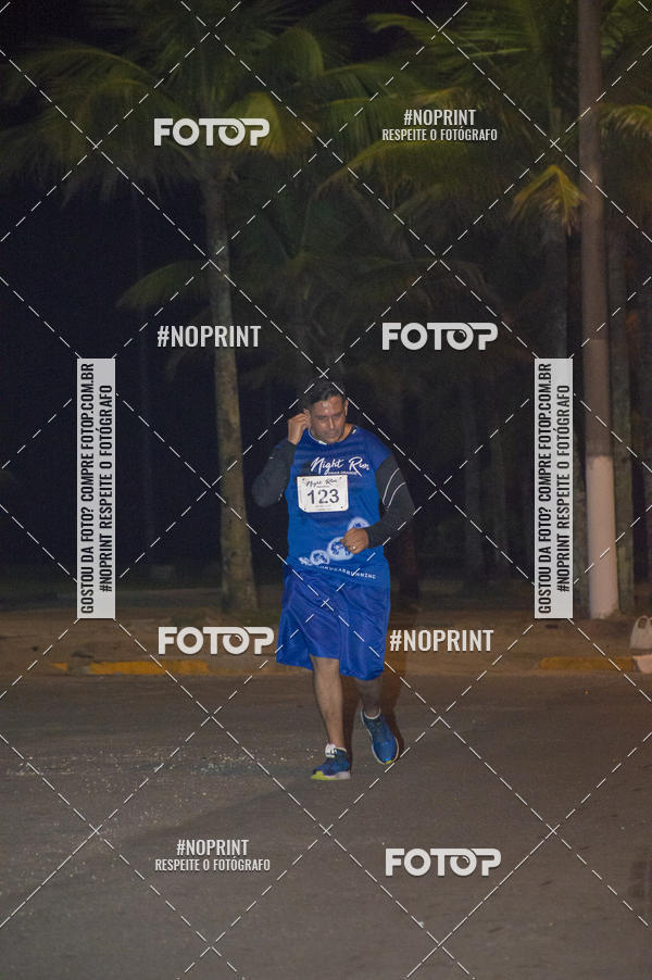 Buy your photos of the eventNight Run 5K 10K Praia Grande on Fotop