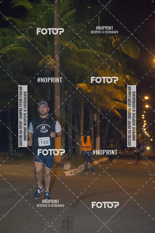 Buy your photos of the eventNight Run 5K 10K Praia Grande on Fotop