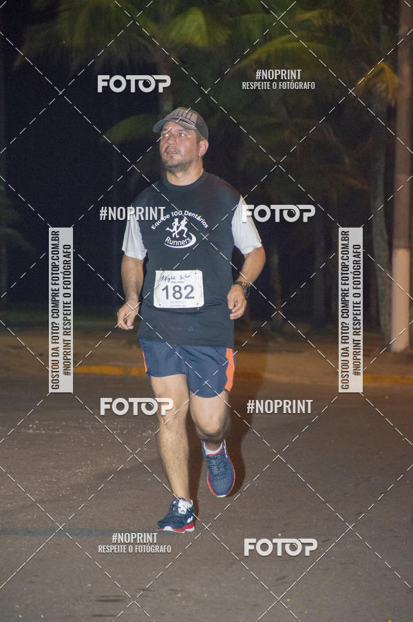 Buy your photos of the eventNight Run 5K 10K Praia Grande on Fotop