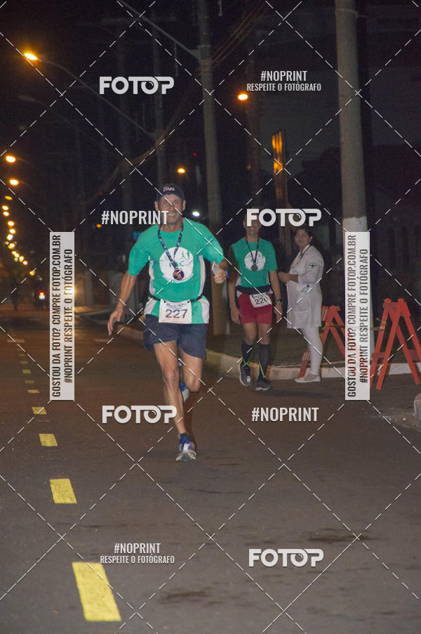 Buy your photos of the eventNight Run 5K 10K Praia Grande on Fotop