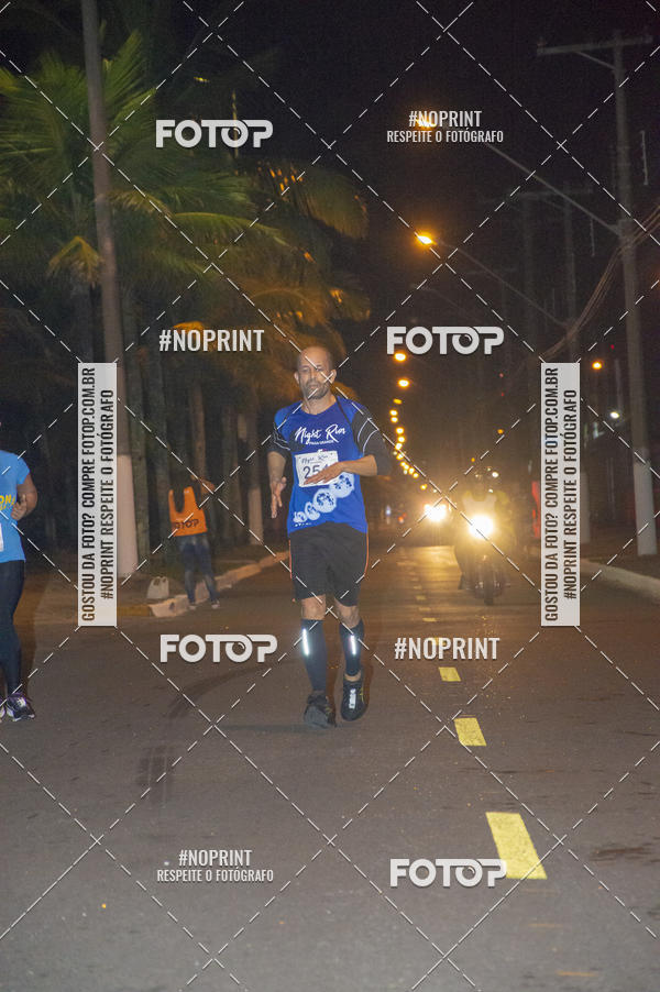 Buy your photos of the eventNight Run 5K 10K Praia Grande on Fotop