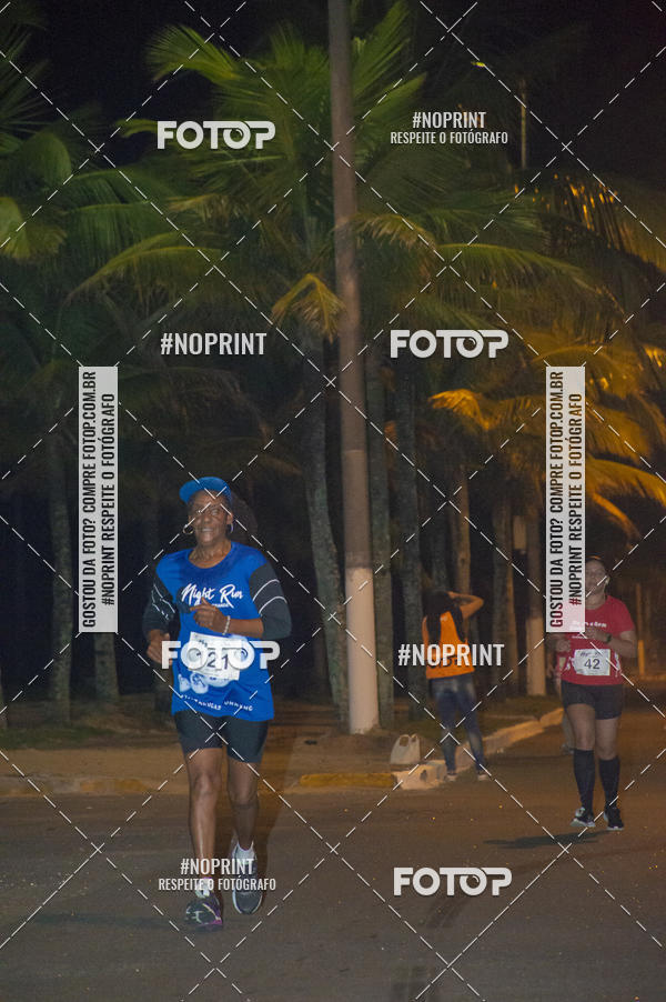 Buy your photos of the eventNight Run 5K 10K Praia Grande on Fotop