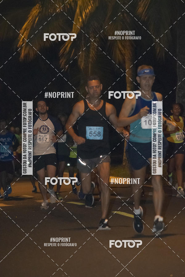 Buy your photos of the eventNight Run 5K 10K Praia Grande on Fotop