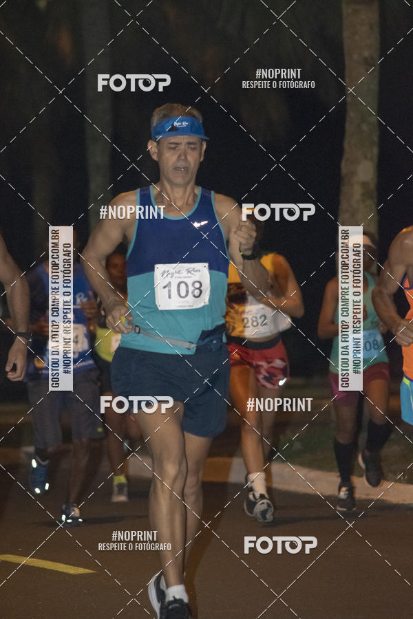 Buy your photos of the eventNight Run 5K 10K Praia Grande on Fotop