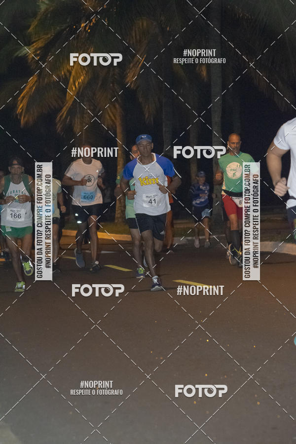 Buy your photos of the eventNight Run 5K 10K Praia Grande on Fotop