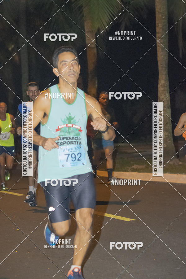 Buy your photos of the eventNight Run 5K 10K Praia Grande on Fotop