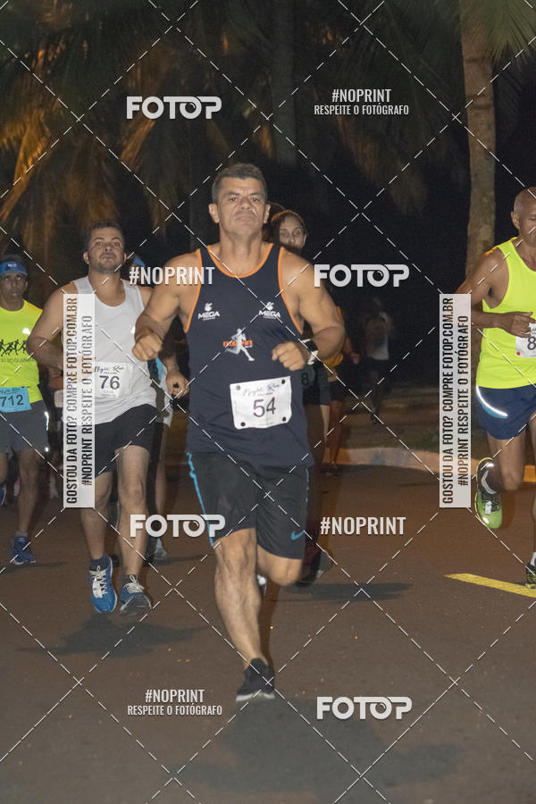 Buy your photos of the eventNight Run 5K 10K Praia Grande on Fotop