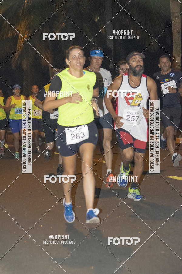 Buy your photos of the eventNight Run 5K 10K Praia Grande on Fotop