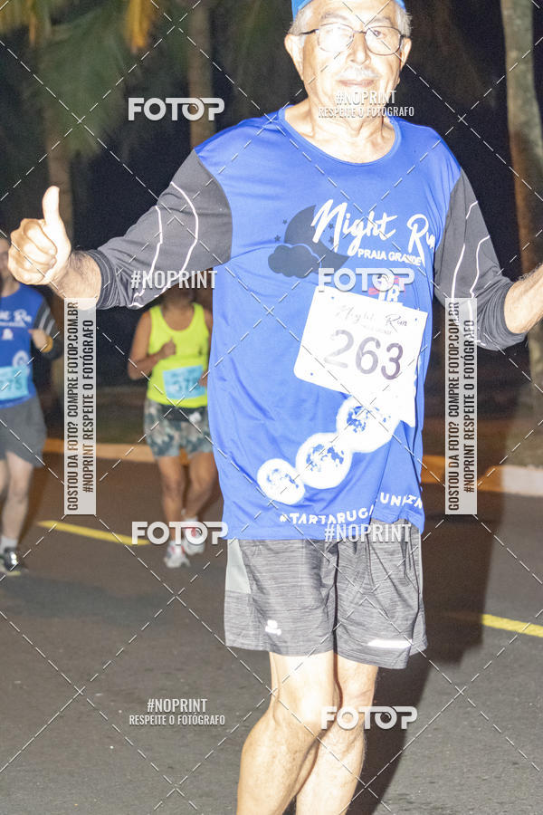 Buy your photos of the eventNight Run 5K 10K Praia Grande on Fotop