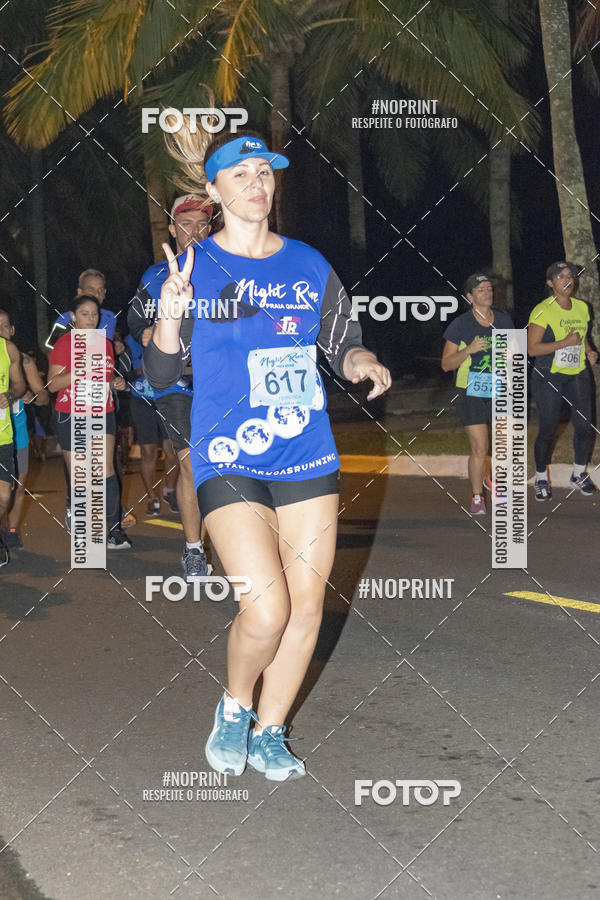 Buy your photos of the eventNight Run 5K 10K Praia Grande on Fotop