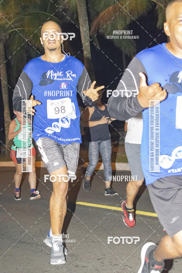 Buy your photos of the eventNight Run 5K 10K Praia Grande on Fotop