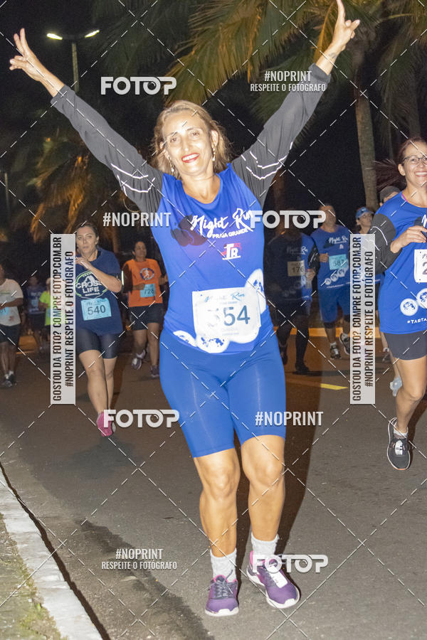 Buy your photos of the eventNight Run 5K 10K Praia Grande on Fotop