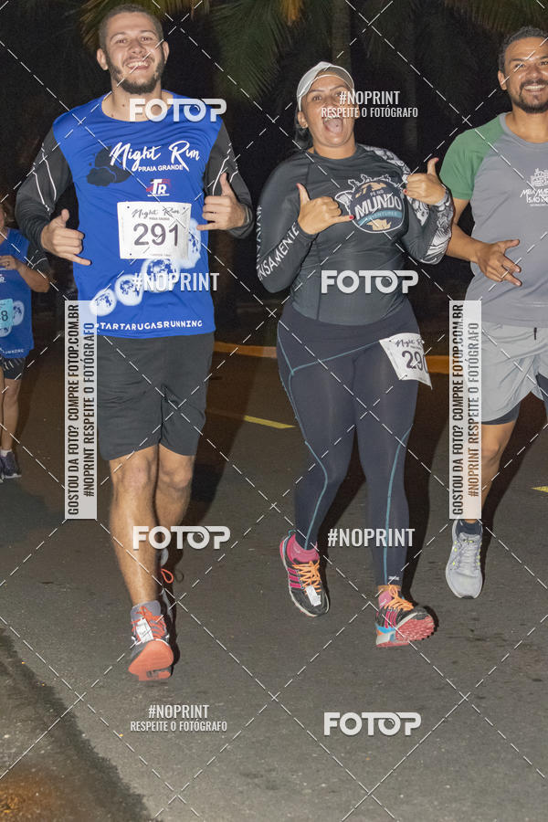 Buy your photos of the eventNight Run 5K 10K Praia Grande on Fotop