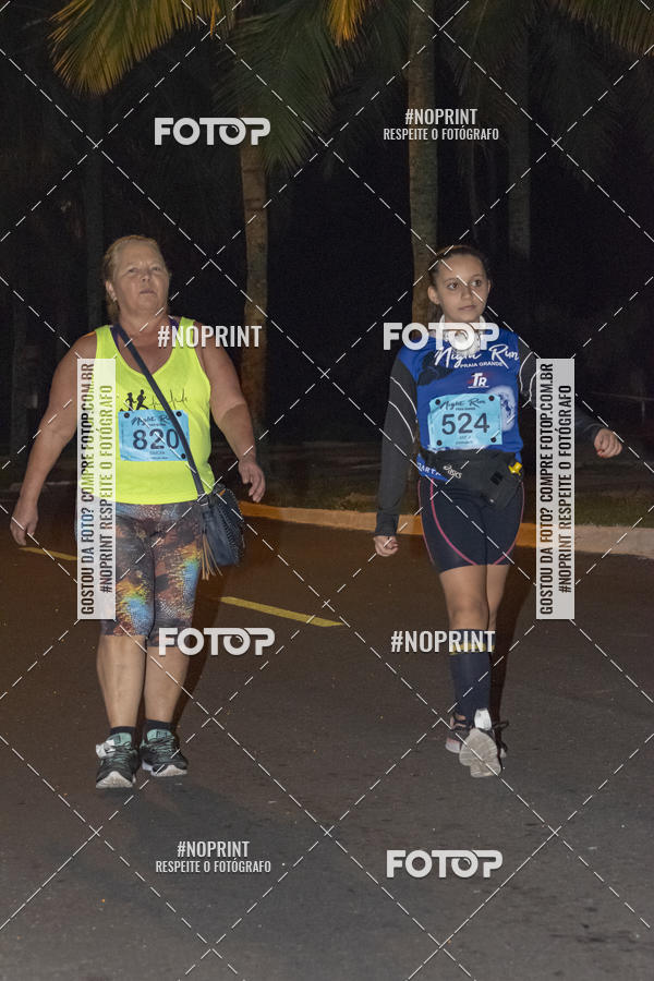 Buy your photos of the eventNight Run 5K 10K Praia Grande on Fotop